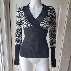 Bebe Y2K Long Sleeve Black & White Striped Knit V Neck Sweater Sz XS